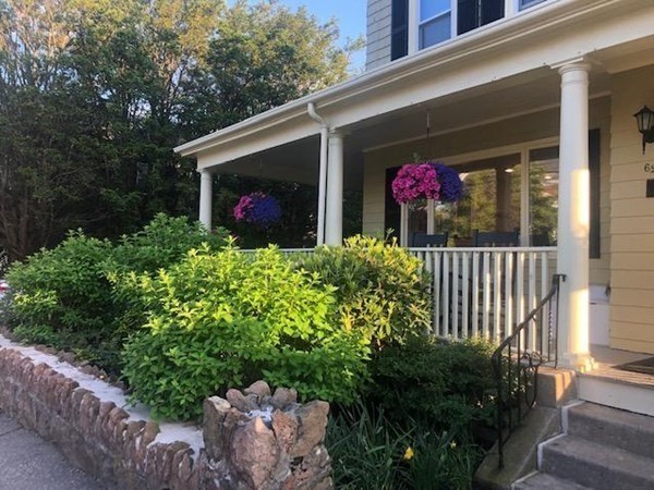 62 Burrill St., Swampscott, Massachusetts, 1 Bedroom Bedrooms, 4 Rooms Rooms,1 BathroomBathrooms,Residential Lease,For Rent,Burrill St.,73416163