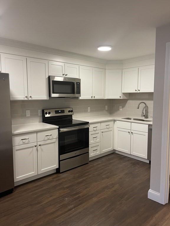 180 Main, Bridgewater, Massachusetts, 1 Bedroom Bedrooms, 3 Rooms Rooms,1 BathroomBathrooms,Residential Lease,For Rent,Main,73416190