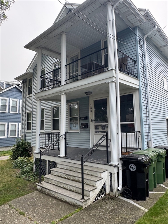 198 School St, Watertown, Massachusetts, 2 Bedrooms Bedrooms, 7 Rooms Rooms,1 BathroomBathrooms,Residential Lease,For Rent,School St,73416671