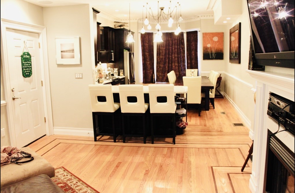 156 I St, Boston, Massachusetts, 3 Bedrooms Bedrooms, 5 Rooms Rooms,2.5 BathroomsBathrooms,Residential Lease,For Rent,I St,73416906