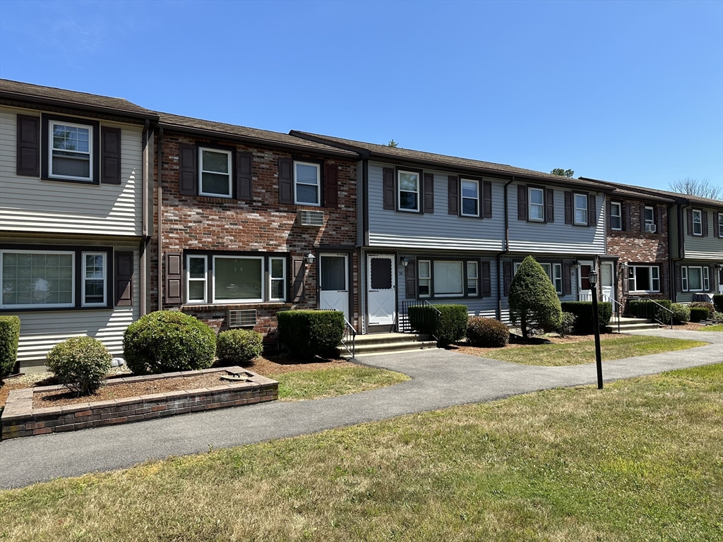 20 Washington St, Easton, Massachusetts, 2 Bedrooms Bedrooms, 7 Rooms Rooms,1.5 BathroomsBathrooms,Residential Lease,For Rent,Washington St,73417152