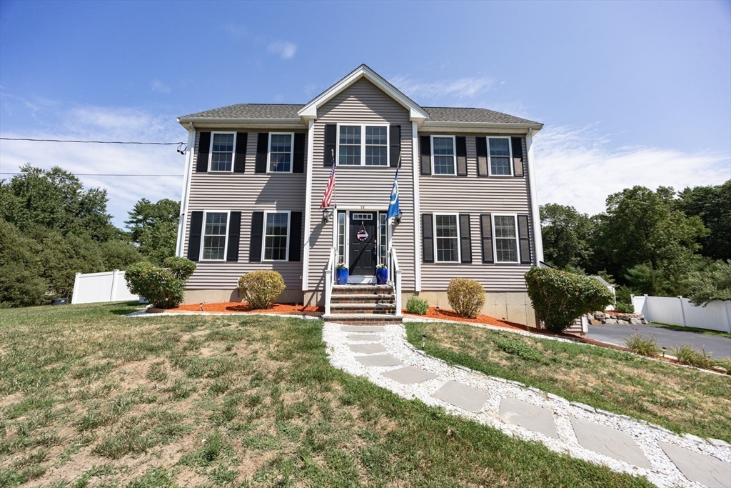 12 Cody Ln, Raynham, Massachusetts, 4 Bedrooms Bedrooms, 7 Rooms Rooms,2.5 BathroomsBathrooms,Residential Lease,For Rent,Cody Ln,73416974