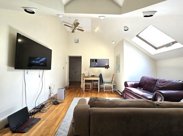 747 Washington Street, Brookline, Massachusetts, 2 Bedrooms Bedrooms, 4 Rooms Rooms,1 BathroomBathrooms,Residential Lease,For Rent,Washington Street,73418022