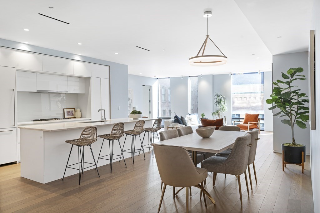 10 Farnsworth Street, Boston, Massachusetts, 3 Bedrooms Bedrooms, 4 Rooms Rooms,2.5 BathroomsBathrooms,Residential Lease,For Rent,Farnsworth Street,73416266