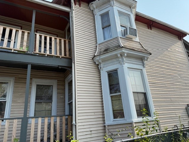 63 Oak, Springfield, Massachusetts, 6 Bedrooms Bedrooms, 10 Rooms Rooms,2 BathroomsBathrooms,Residential Income,For Sale,Oak,73418484