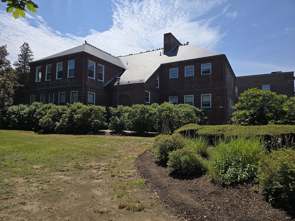 130 Beach St., Quincy, Massachusetts, 2 Bedrooms Bedrooms, 5 Rooms Rooms,2 BathroomsBathrooms,Residential Lease,For Rent,Beach St.,73418658