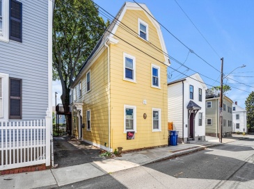8 Carlton St, Salem, Massachusetts, 2 Bedrooms Bedrooms, 4 Rooms Rooms,1 BathroomBathrooms,Residential Lease,For Rent,Carlton St,73418671