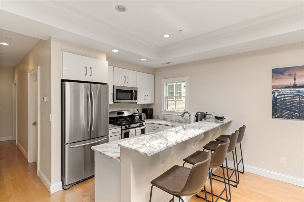 9 Sheridan, Cambridge, Massachusetts, 2 Bedrooms Bedrooms, 4 Rooms Rooms,2 BathroomsBathrooms,Residential Lease,For Rent,Sheridan,73418689