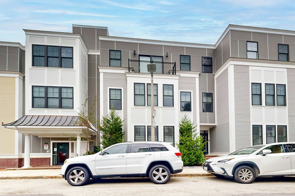 154 West 8th Street, Boston, Massachusetts, 2 Bedrooms Bedrooms, 5 Rooms Rooms,2 BathroomsBathrooms,Residential Lease,For Rent,West 8th Street,73418869