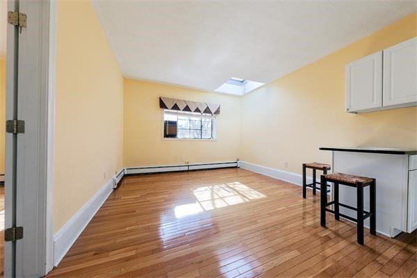511 Beacon Street, Boston, Massachusetts, 1 Bedroom Bedrooms, 3 Rooms Rooms,1 BathroomBathrooms,Residential Lease,For Rent,Beacon Street,73418834