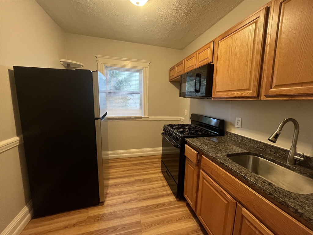 53 Arlington St, Lynn, Massachusetts, 2 Bedrooms Bedrooms, 5 Rooms Rooms,1 BathroomBathrooms,Residential Lease,For Rent,Arlington St,73418983