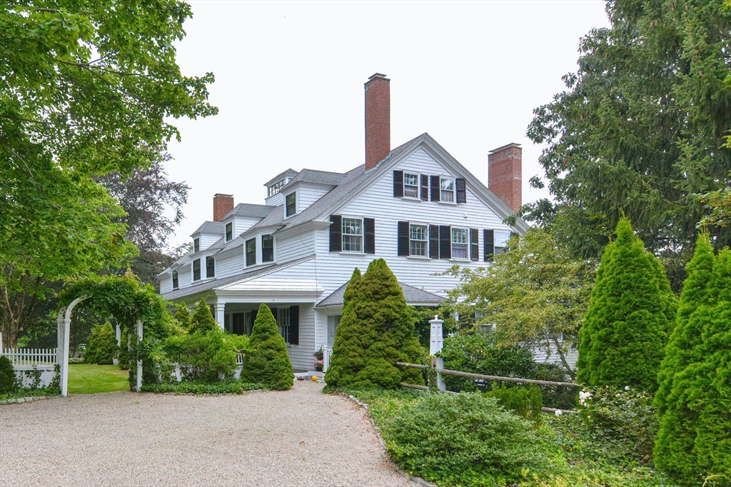 135 Bridge Street, Manchester, Massachusetts, 4 Bedrooms Bedrooms, 11 Rooms Rooms,4.5 BathroomsBathrooms,Residential Lease,For Rent,Bridge Street,73419301