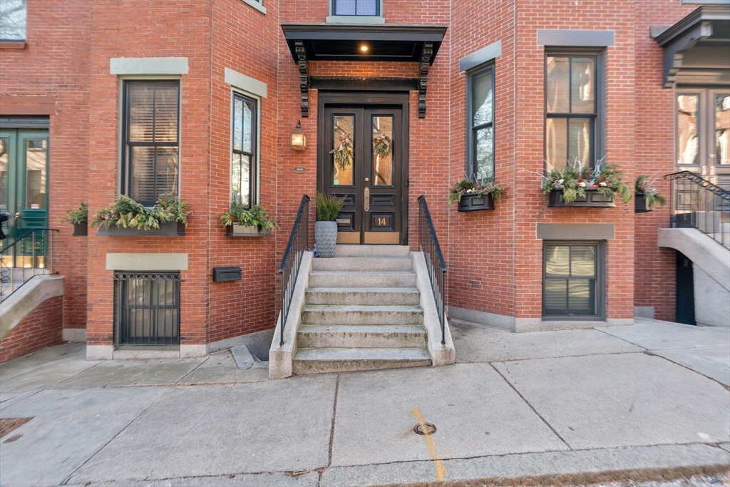 14 Auburn St, Boston, Massachusetts, 1 Bedroom Bedrooms, 3 Rooms Rooms,1 BathroomBathrooms,Residential Lease,For Rent,Auburn St,73419322
