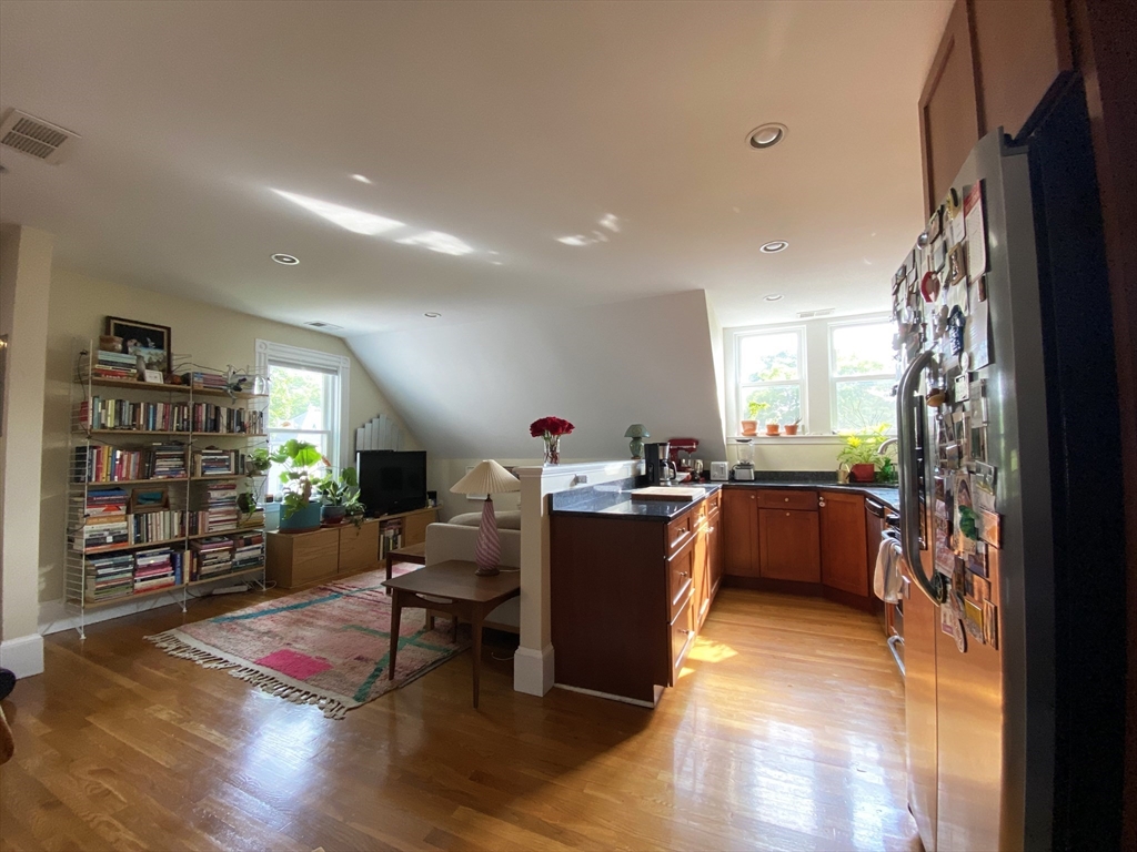 67 Walter, Boston, Massachusetts, 2 Bedrooms Bedrooms, 4 Rooms Rooms,1 BathroomBathrooms,Residential Lease,For Rent,Walter,73419388