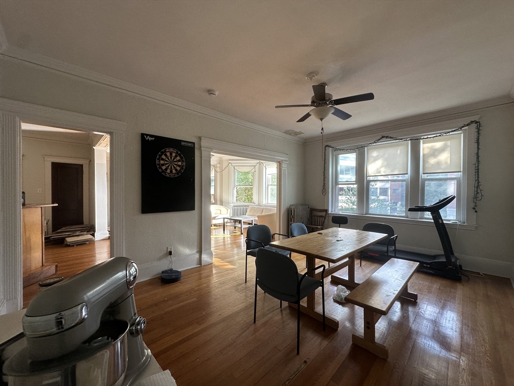 17 Englewood, Brookline, Massachusetts, 5 Bedrooms Bedrooms, 12 Rooms Rooms,2 BathroomsBathrooms,Residential Lease,For Rent,Englewood,73420077