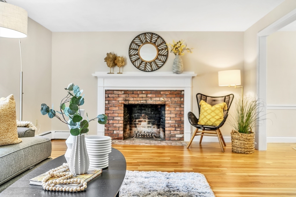 310 Hayward Mill Road, Concord, Massachusetts, 4 Bedrooms Bedrooms, 8 Rooms Rooms,2.5 BathroomsBathrooms,Residential Lease,For Rent,Hayward Mill Road,73420310