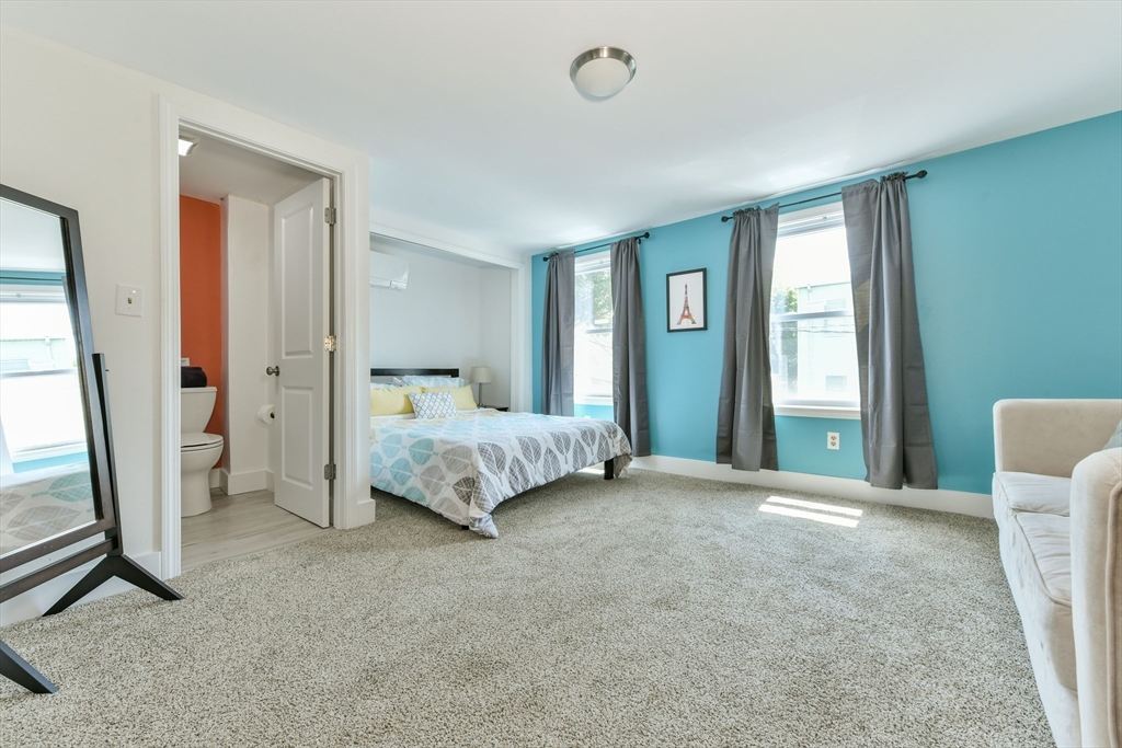 158 Everett, Boston, Massachusetts, 1 Bedroom Bedrooms, 3 Rooms Rooms,1 BathroomBathrooms,Residential Lease,For Rent,Everett,73420234