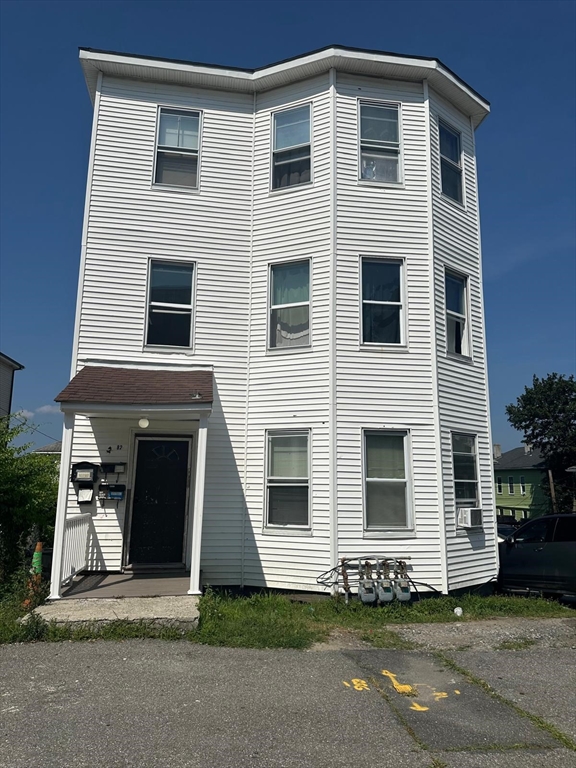 82 Fox St, Worcester, Massachusetts, 9 Bedrooms Bedrooms, 18 Rooms Rooms,3 BathroomsBathrooms,Residential Income,For Sale,Fox St,73420957