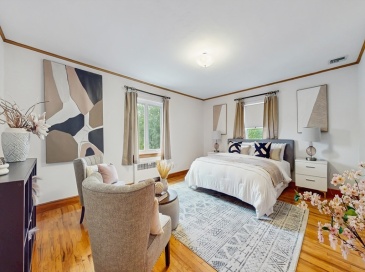 36 Lorna Ave, Newton, Massachusetts, 4 Bedrooms Bedrooms, 9 Rooms Rooms,4 BathroomsBathrooms,Residential Lease,For Rent,Lorna Ave,73420991