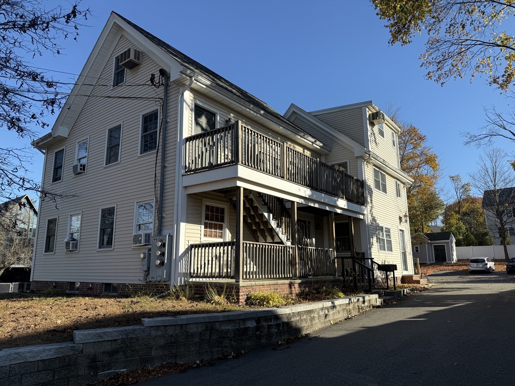 77 Central St., Stoneham, Massachusetts, 1 Bedroom Bedrooms, 3 Rooms Rooms,1 BathroomBathrooms,Residential Lease,For Rent,Central St.,73402063