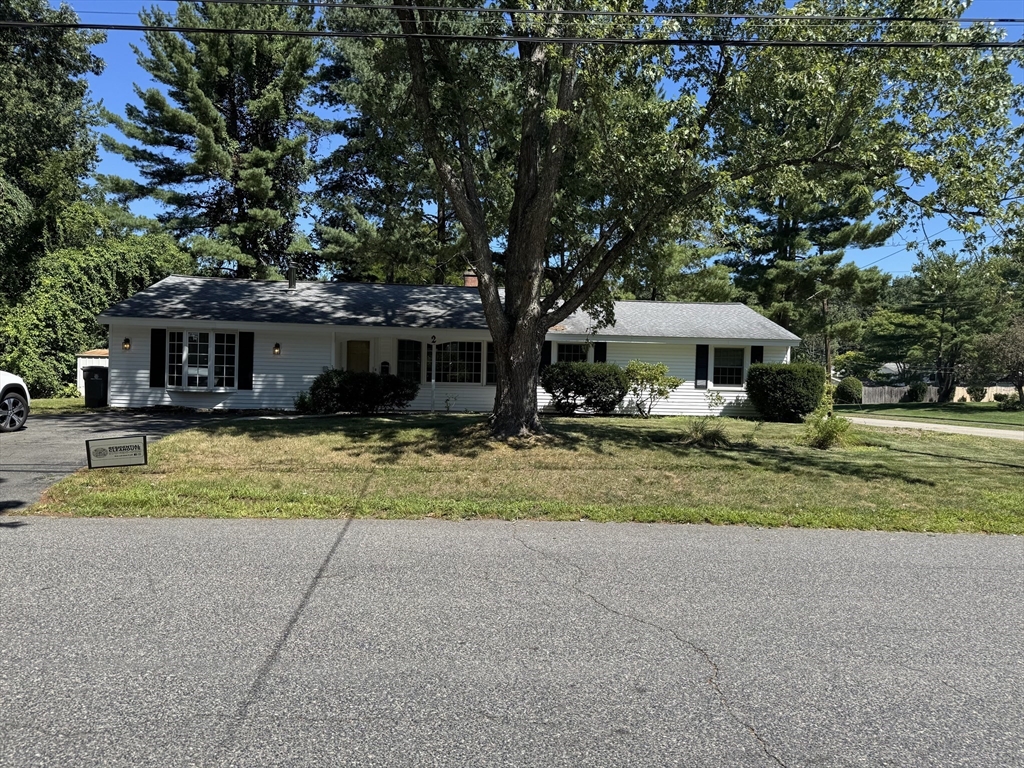 2 Catherine, Framingham, Massachusetts, 3 Bedrooms Bedrooms, 7 Rooms Rooms,1.5 BathroomsBathrooms,Residential Lease,For Rent,Catherine,73421364