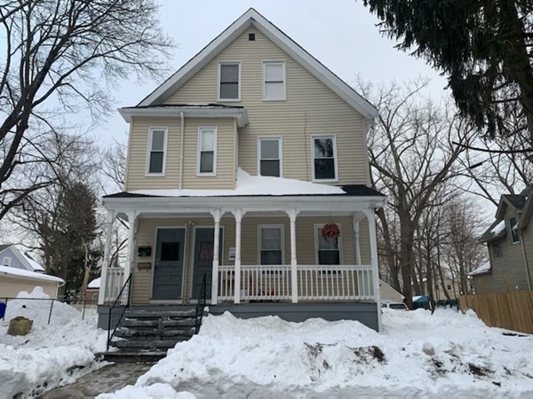 10 Bryant St, Taunton, Massachusetts, 4 Bedrooms Bedrooms, 6 Rooms Rooms,2 BathroomsBathrooms,Residential Lease,For Rent,Bryant St,73421369