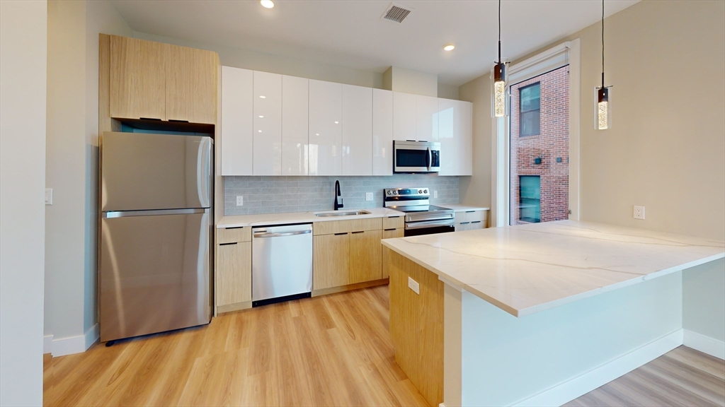 211 Green St., Boston, Massachusetts, 1 Bedroom Bedrooms, 3 Rooms Rooms,1 BathroomBathrooms,Residential Lease,For Rent,Green St.,73421373