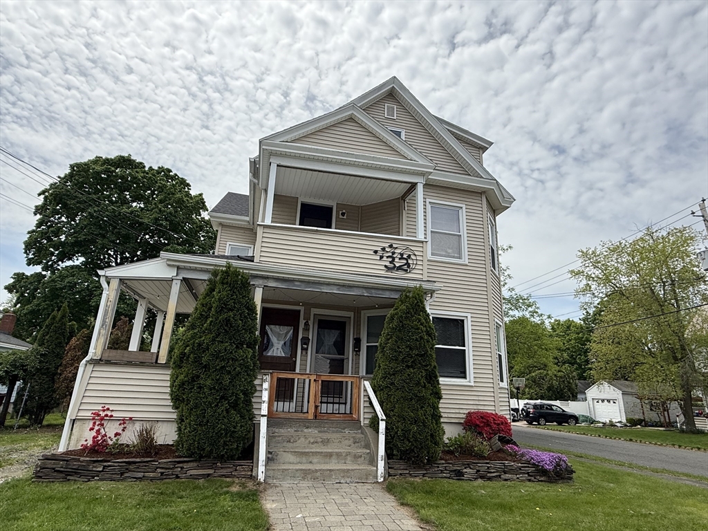 32 Prospect St, Westfield, Massachusetts, 2 Bedrooms Bedrooms, 5 Rooms Rooms,1 BathroomBathrooms,Residential Lease,For Rent,Prospect St,73372293