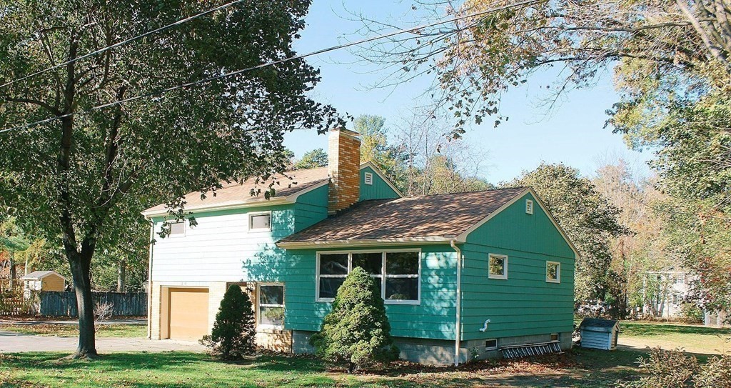 20 Fir Road, Westford, Massachusetts, 3 Bedrooms Bedrooms, 5 Rooms Rooms,1.5 BathroomsBathrooms,Residential Lease,For Rent,Fir Road,73406658