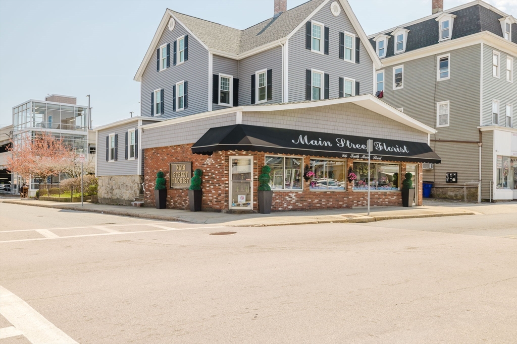 940 S Main St, Fall River, Massachusetts, ,Commercial Sale,For Sale,S Main St,73364867