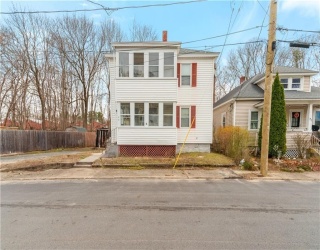 75 Winthrop Ave, West Warwick, Rhode Island, 4 Bedrooms Bedrooms, 10 Rooms Rooms,2 BathroomsBathrooms,Residential Income,For Sale,Winthrop Ave,73386529