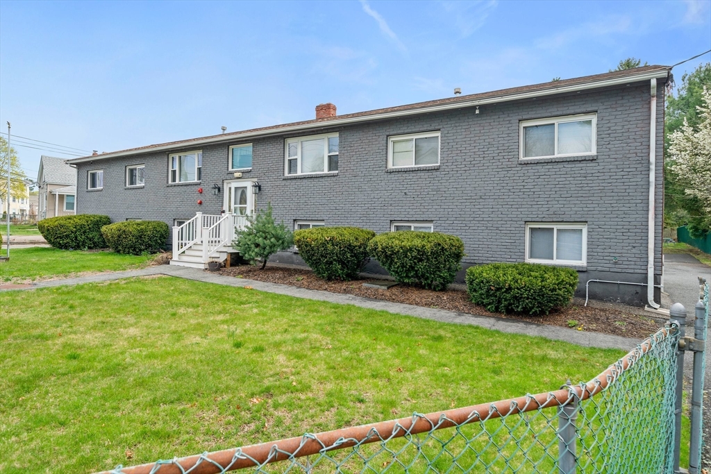 12 Green St, Stoughton, Massachusetts, 10 Bedrooms Bedrooms, 20 Rooms Rooms,4 BathroomsBathrooms,Residential Income,For Sale,Green St,73395425