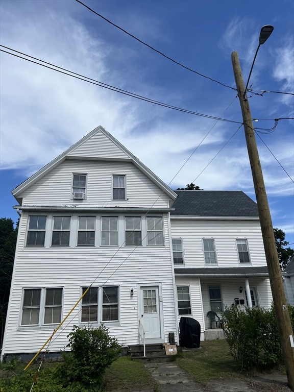 125 Clark Street, Clinton, Massachusetts, 2 Bedrooms Bedrooms, 5 Rooms Rooms,1 BathroomBathrooms,Residential Lease,For Rent,Clark Street,73399177