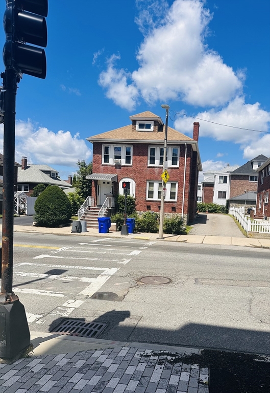 151 Chestnut Hill Ave, Boston, Massachusetts, 2 Bedrooms Bedrooms, 5 Rooms Rooms,1 BathroomBathrooms,Residential Lease,For Rent,Chestnut Hill Ave,73409940