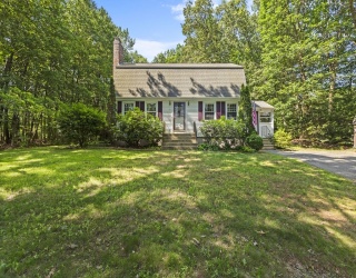 74 Northwest Main Street, Douglas, Massachusetts, 3 Bedrooms Bedrooms, 7 Rooms Rooms,1.5 BathroomsBathrooms,Residential,For Sale,Northwest Main Street,73396287