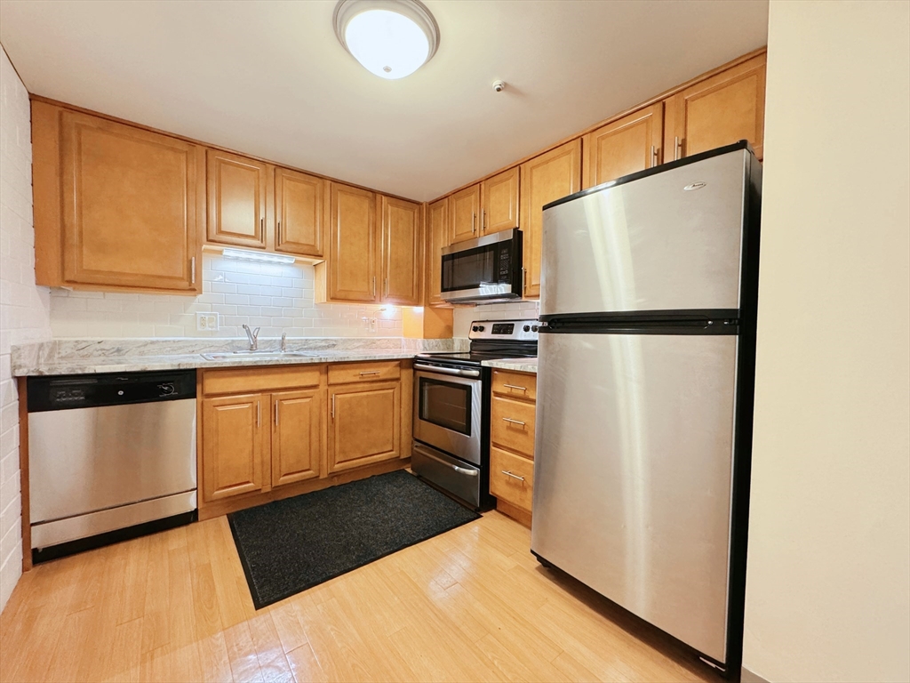 185 Quincy Shore Dr, Quincy, Massachusetts, 1 Bedroom Bedrooms, 4 Rooms Rooms,1 BathroomBathrooms,Residential Lease,For Rent,Quincy Shore Dr,73409373