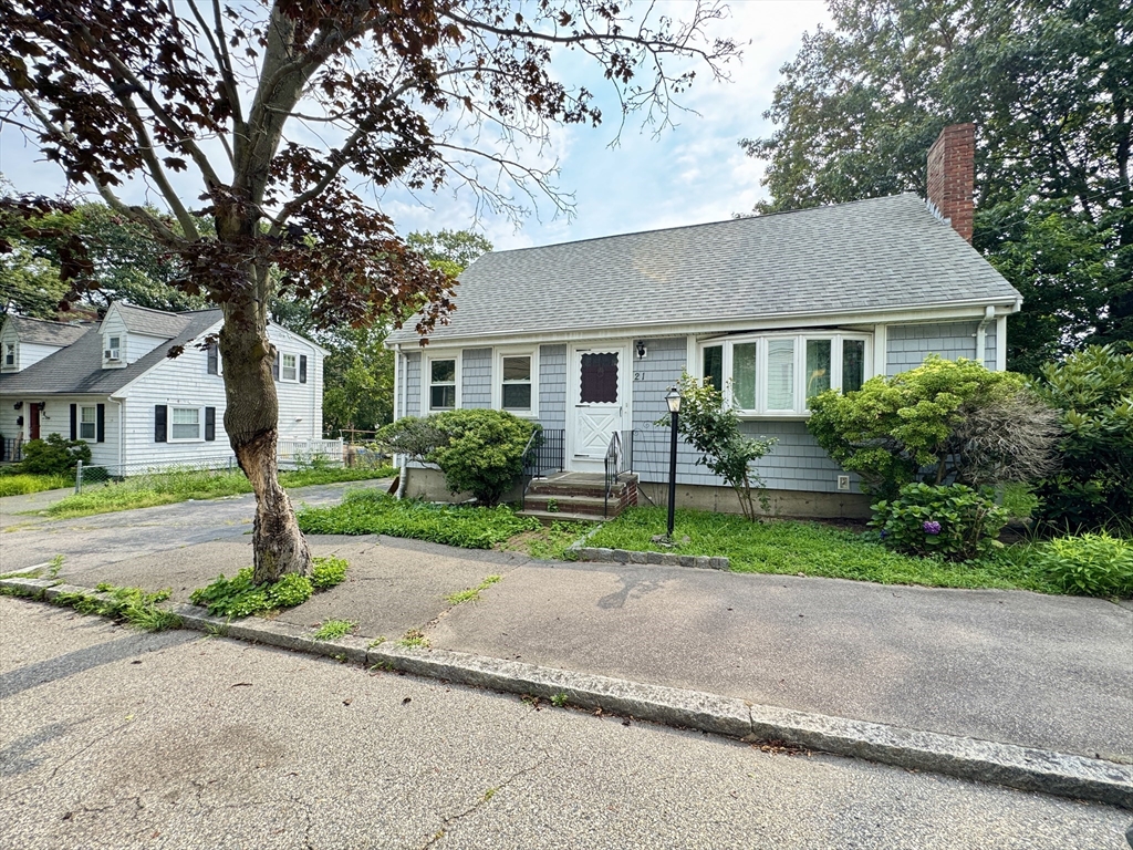 21 Richard St, Quincy, Massachusetts, 5 Bedrooms Bedrooms, 8 Rooms Rooms,2 BathroomsBathrooms,Residential Lease,For Rent,Richard St,73411978