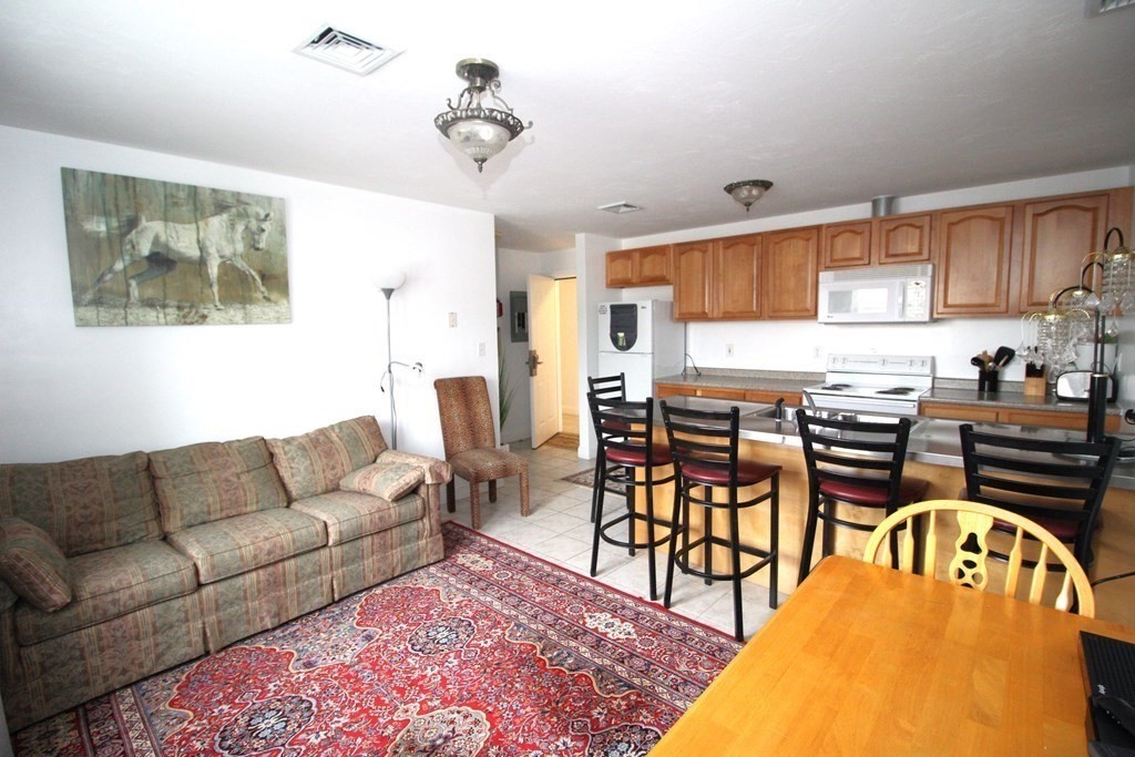 147 North St, Barnstable, Massachusetts, 2 Bedrooms Bedrooms, 4 Rooms Rooms,1 BathroomBathrooms,Residential Lease,For Rent,North St,73388443