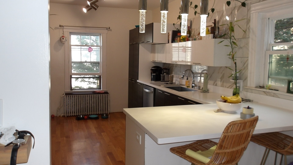 1085 Salem St, Malden, Massachusetts, 2 Bedrooms Bedrooms, 7 Rooms Rooms,1 BathroomBathrooms,Residential Lease,For Rent,Salem St,73409641