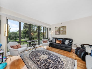 165 Tremont, Boston, Massachusetts, 3 Bedrooms Bedrooms, 5 Rooms Rooms,2 BathroomsBathrooms,Residential Lease,For Rent,Tremont,73398473