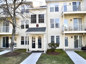 7 Thoreau Ct, Natick, Massachusetts, 2 Bedrooms Bedrooms, 5 Rooms Rooms,1 BathroomBathrooms,Residential Lease,For Rent,Thoreau Ct,73388000