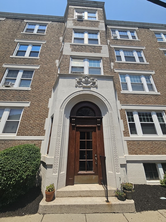 5 Colliston Rd, Boston, Massachusetts, 2 Bedrooms Bedrooms, 4 Rooms Rooms,1 BathroomBathrooms,Residential Lease,For Rent,Colliston Rd,73390451