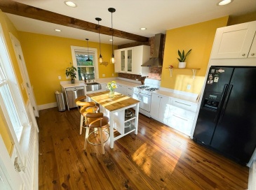 11 Hadwin Way, Boston, Massachusetts, 3 Bedrooms Bedrooms, 6 Rooms Rooms,1 BathroomBathrooms,Residential Lease,For Rent,Hadwin Way,73402943