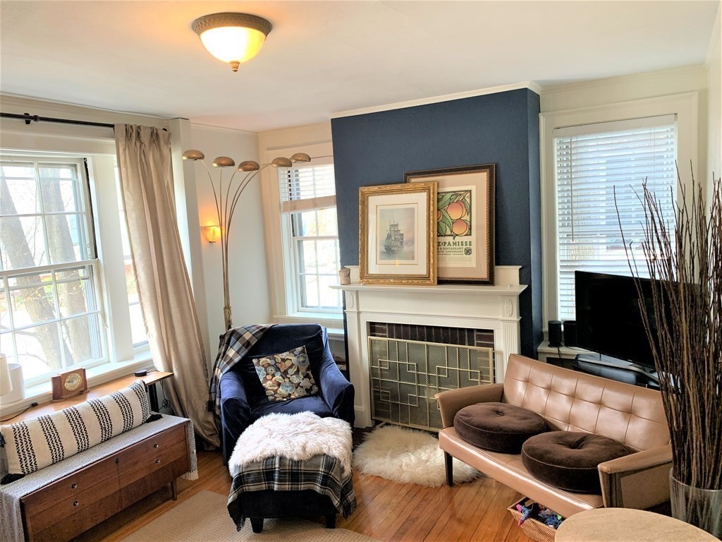 31 Concord, Cambridge, Massachusetts, 2 Bedrooms Bedrooms, 4 Rooms Rooms,1 BathroomBathrooms,Residential Lease,For Rent,Concord,73399066