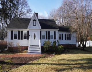 267 Commonwealth Avenue, North Attleboro, Massachusetts, 3 Bedrooms Bedrooms, 7 Rooms Rooms,1 BathroomBathrooms,Residential,For Sale,Commonwealth Avenue,73351252