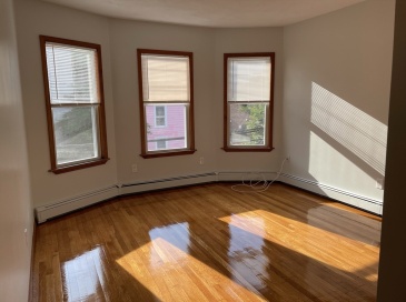 472 Windsor, Cambridge, Massachusetts, 2 Bedrooms Bedrooms, 5 Rooms Rooms,1 BathroomBathrooms,Residential Lease,For Rent,Windsor,73406022