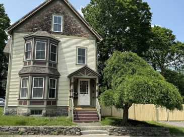 52 North Ave, Natick, Massachusetts, 2 Bedrooms Bedrooms, 4 Rooms Rooms,1 BathroomBathrooms,Residential Lease,For Rent,North Ave,73383865