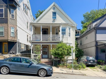 57 Bartlett St, Somerville, Massachusetts, 5 Bedrooms Bedrooms, 10 Rooms Rooms,2 BathroomsBathrooms,Residential Income,For Sale,Bartlett St,73396829