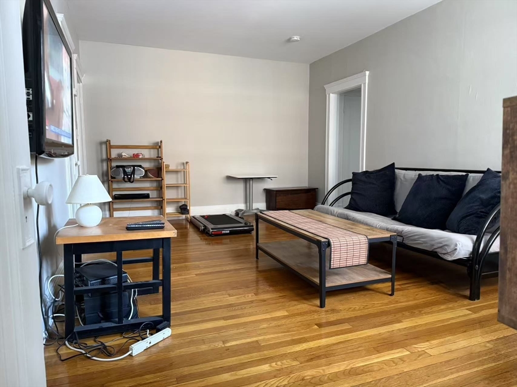 1699 Cambridge, Cambridge, Massachusetts, 1 Bedroom Bedrooms, 3 Rooms Rooms,1 BathroomBathrooms,Residential Lease,For Rent,Cambridge,73372844