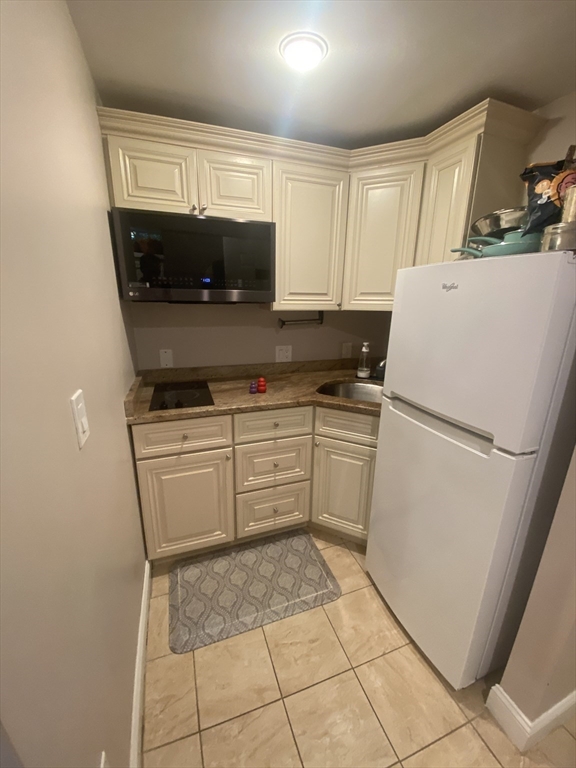 25 William Jackson, Boston, Massachusetts, 2 Bedrooms Bedrooms, 4 Rooms Rooms,1 BathroomBathrooms,Residential Lease,For Rent,William Jackson,73410291